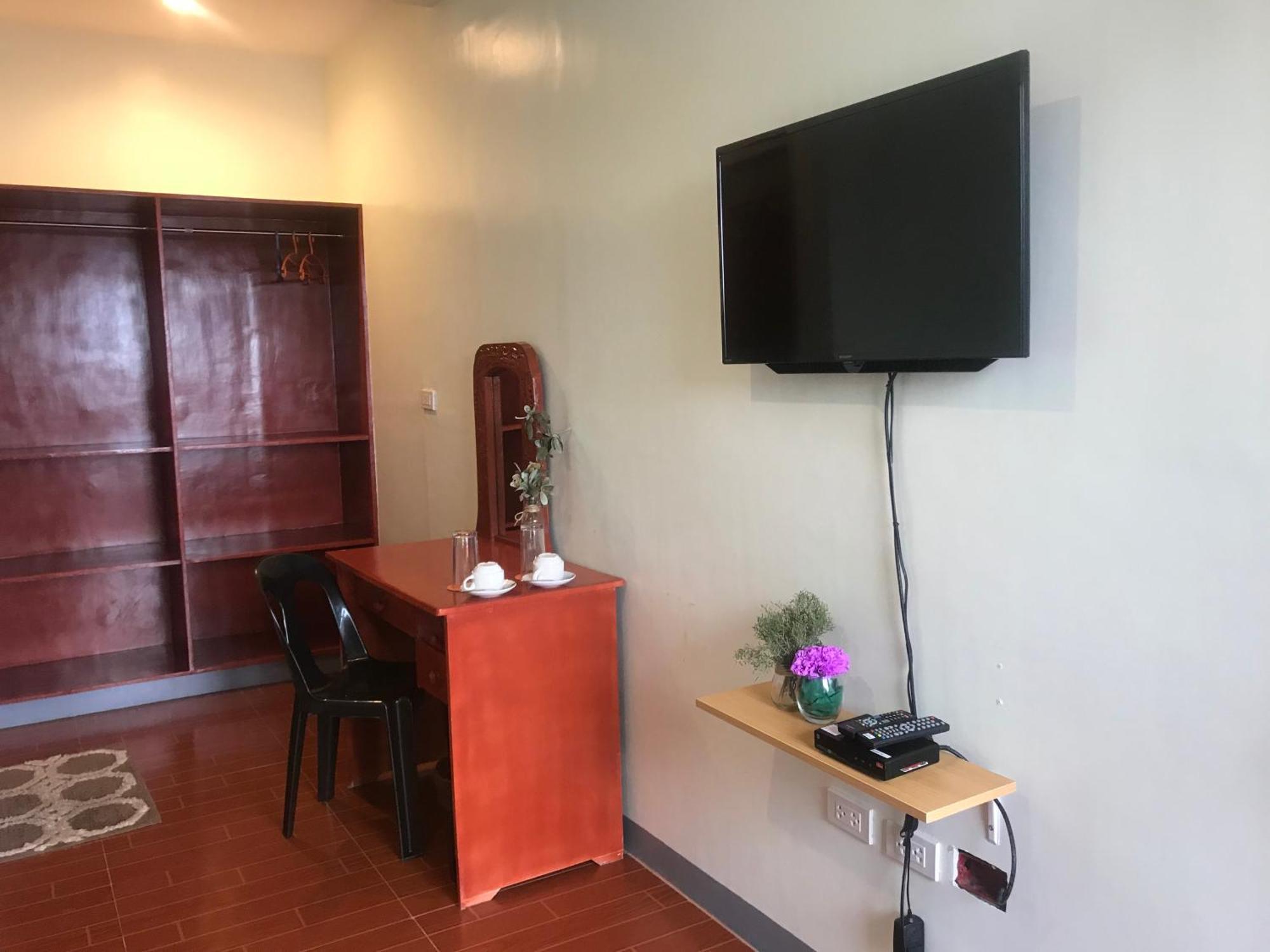 Cawit Resort And Cafe Esperanza Room photo